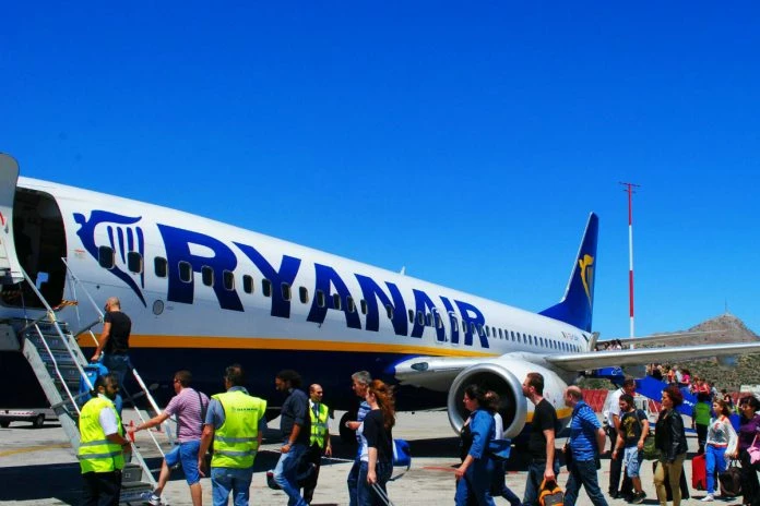 «Τέλος» οι πτήσεις Χανιά – Αθήνα – Βόμβα της Ryanair στην καρδιά της τουριστικής περιόδου